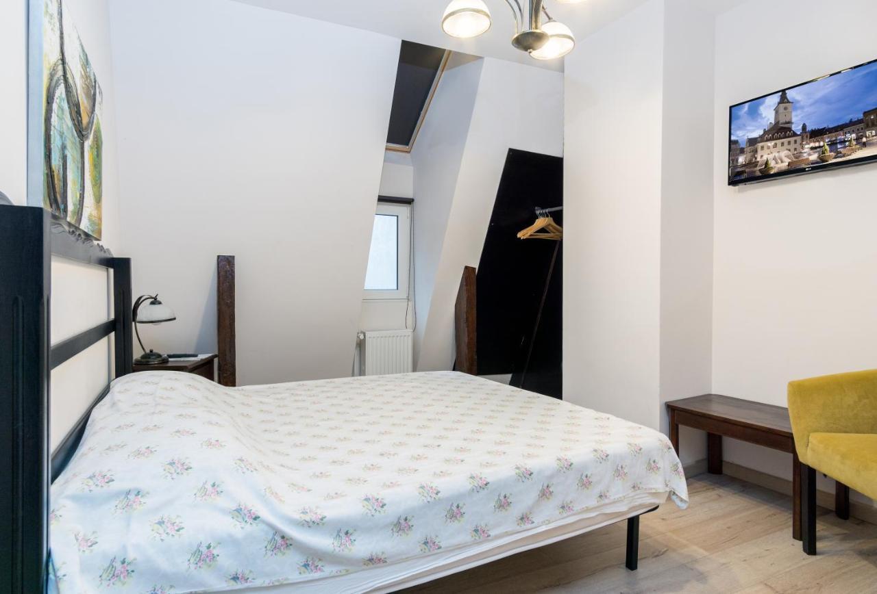 House 54 Hotel Braşov Buitenkant foto